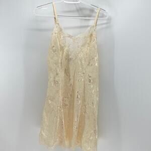 Vintage Gold Label Victoria’s Secret nightie lace accents cream sz M sexy